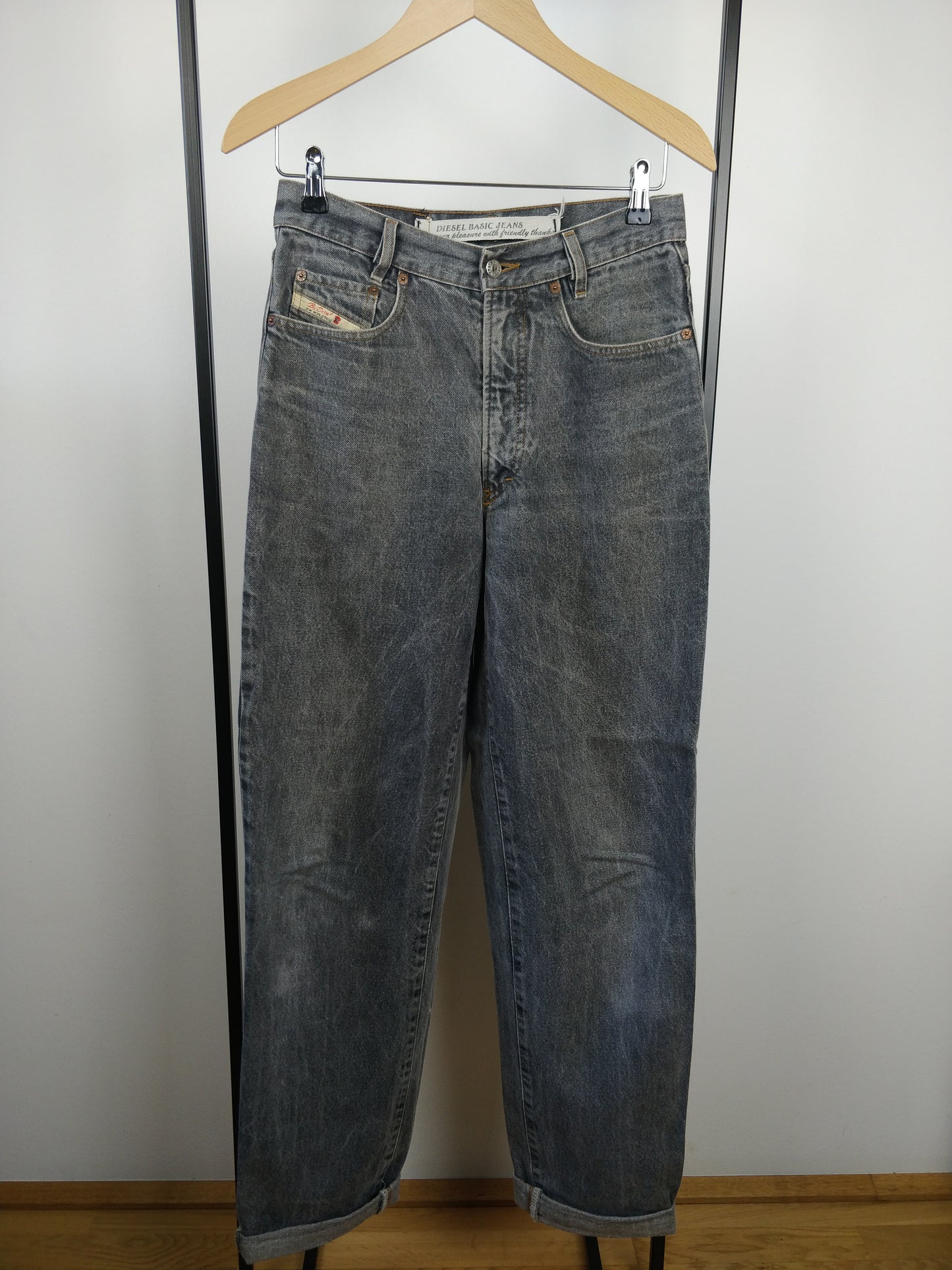 Vintage worn grey washout denim pant
