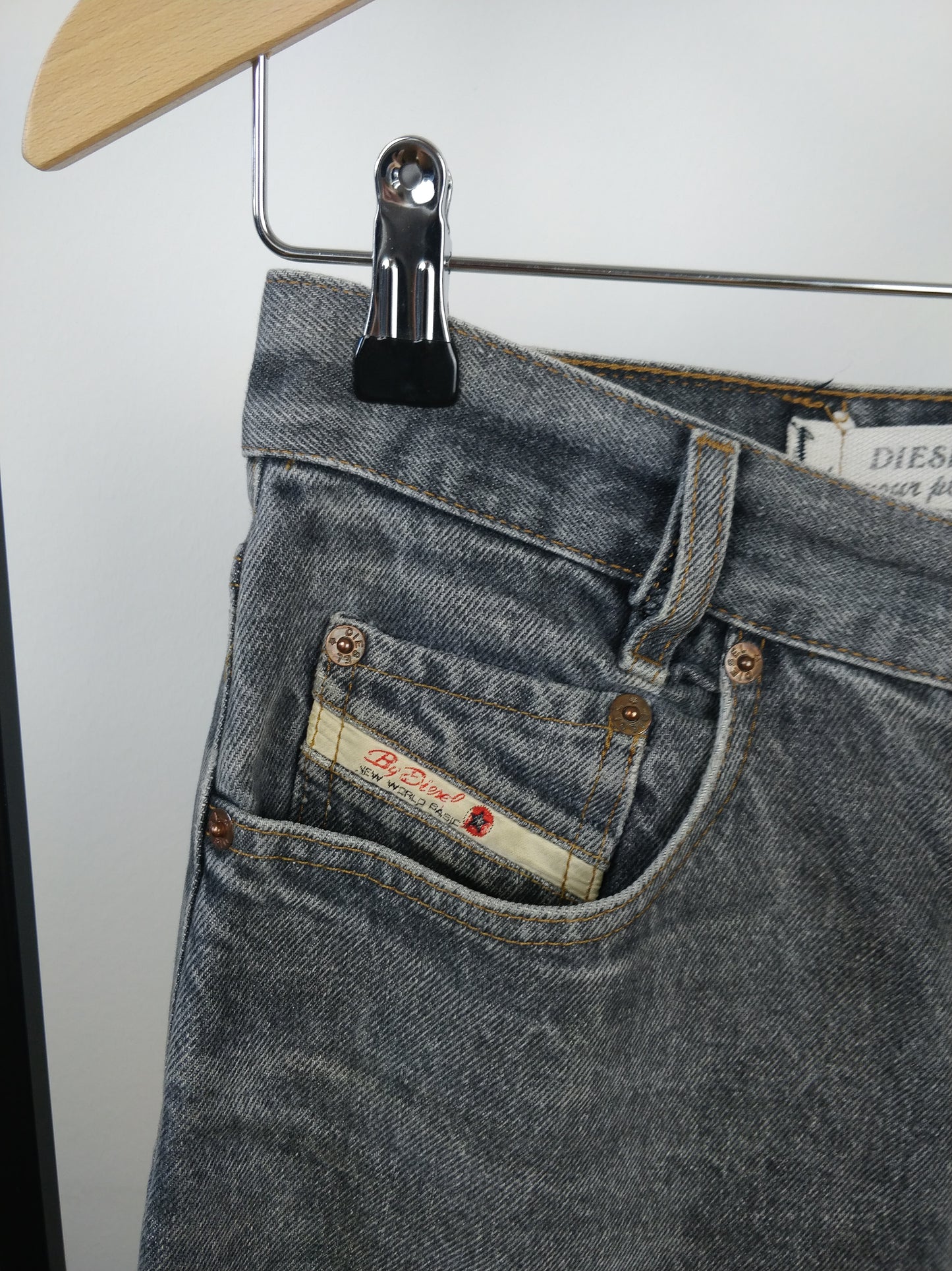 Vintage worn grey washout denim pant