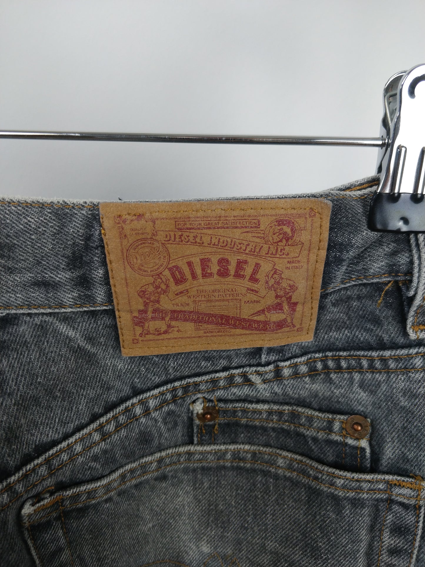 Vintage worn grey washout denim pant