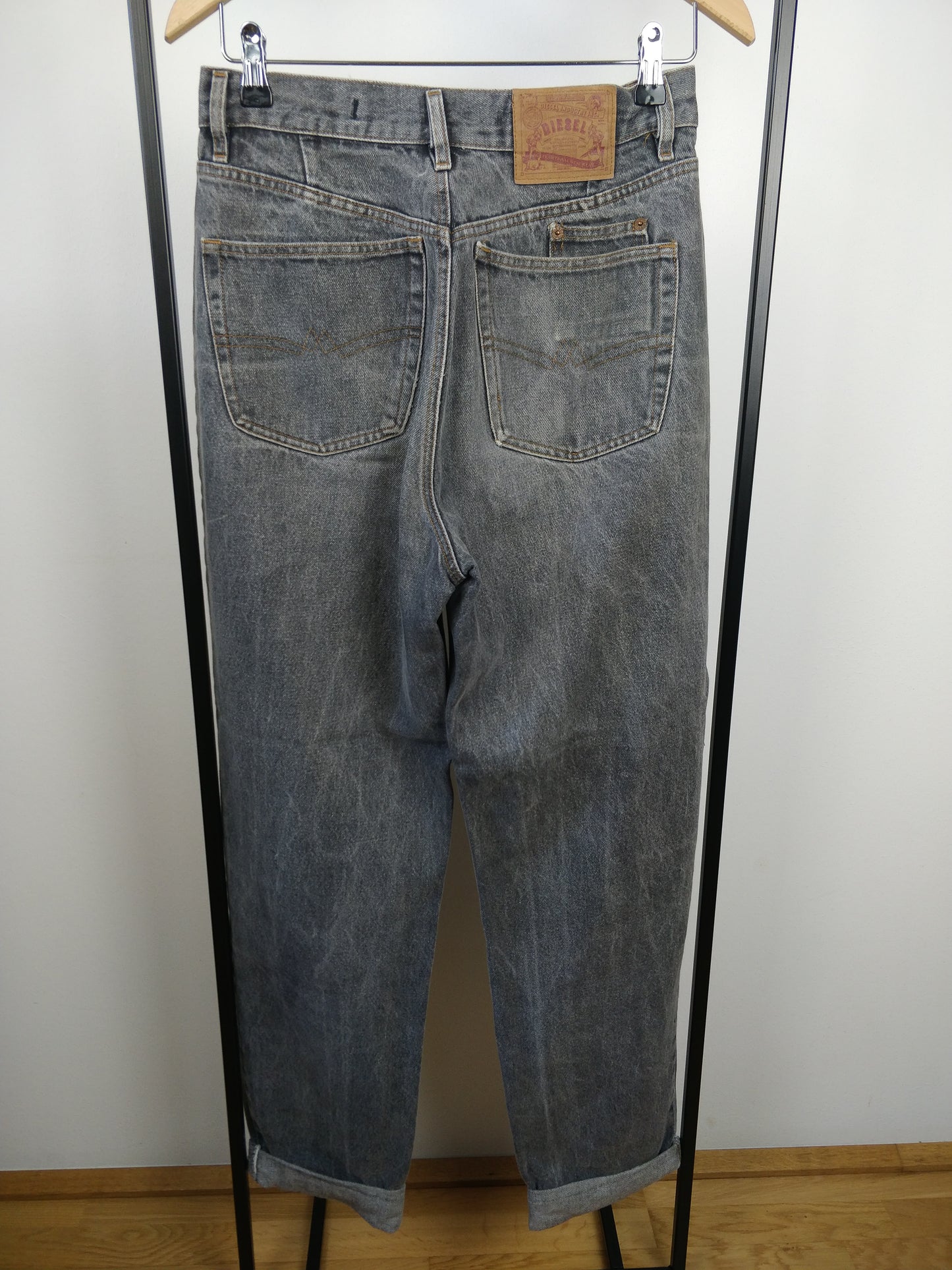 Vintage worn grey washout denim pant