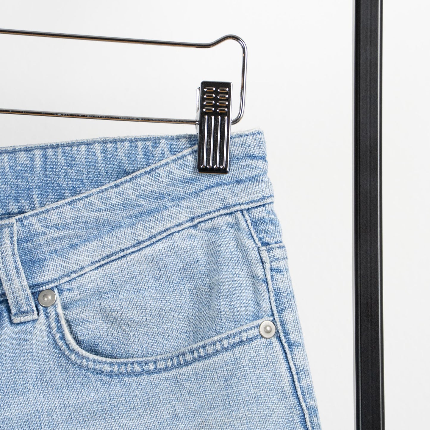 Alex light wash denim