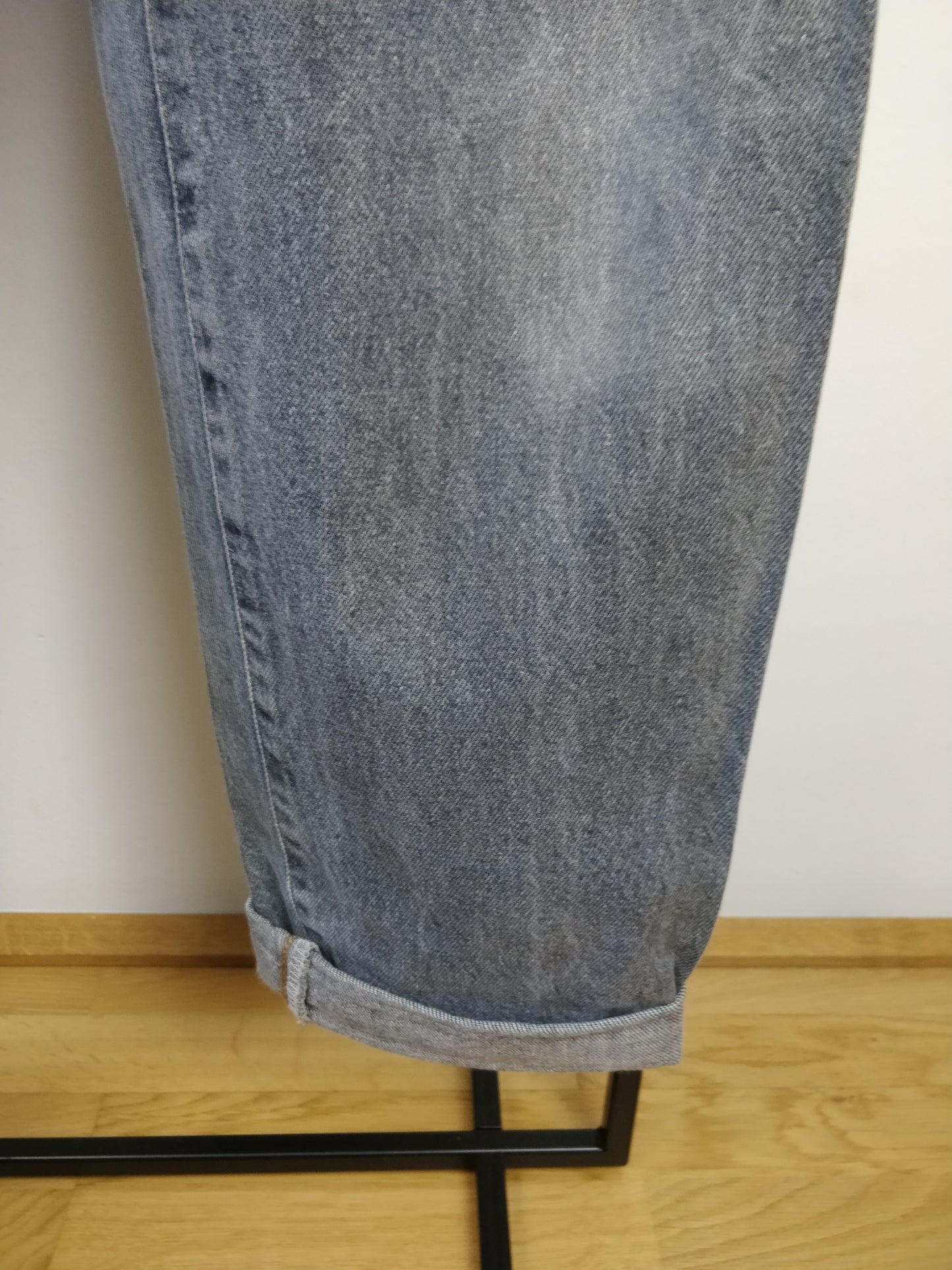 Vintage worn grey washout denim pant