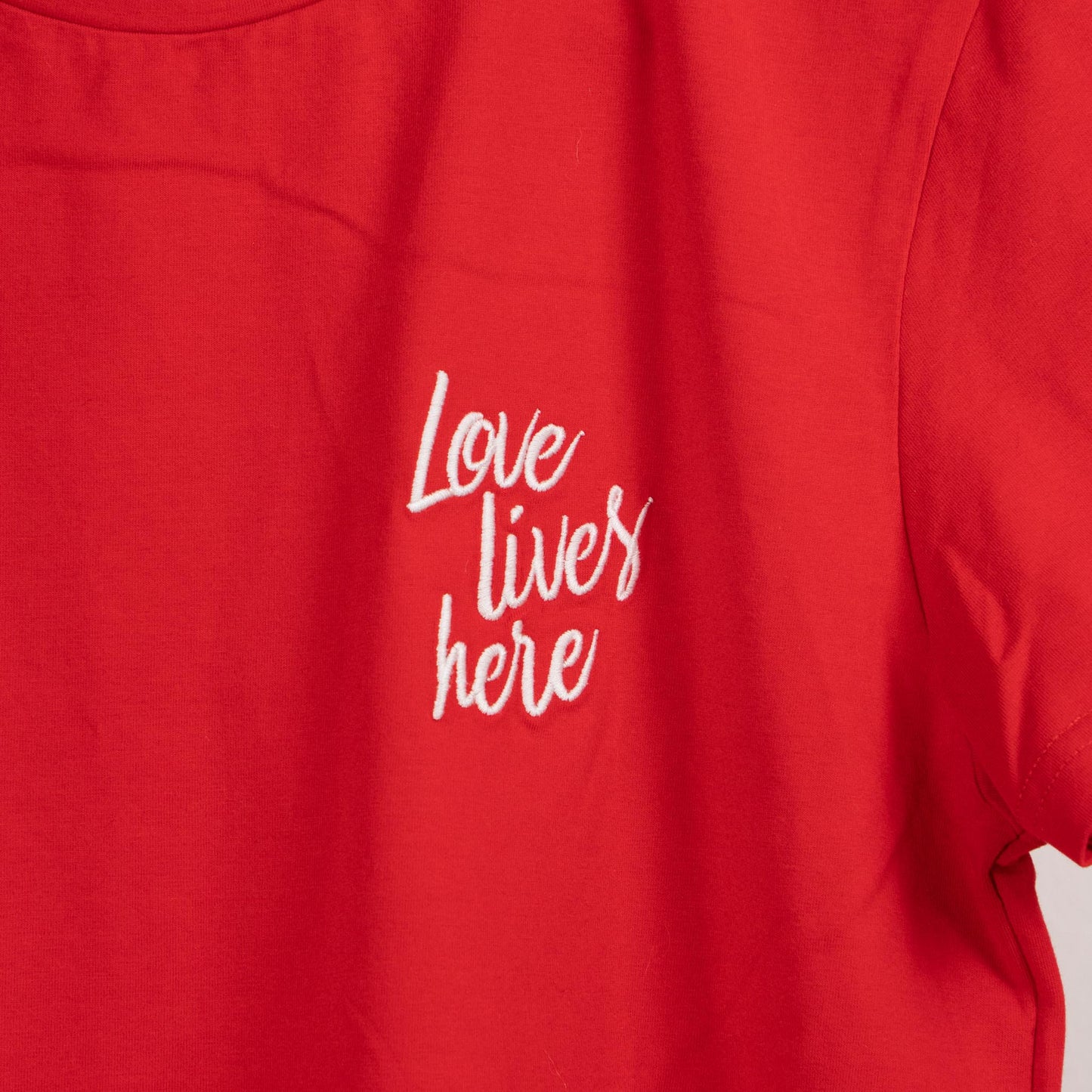 Love lives here T-shirt